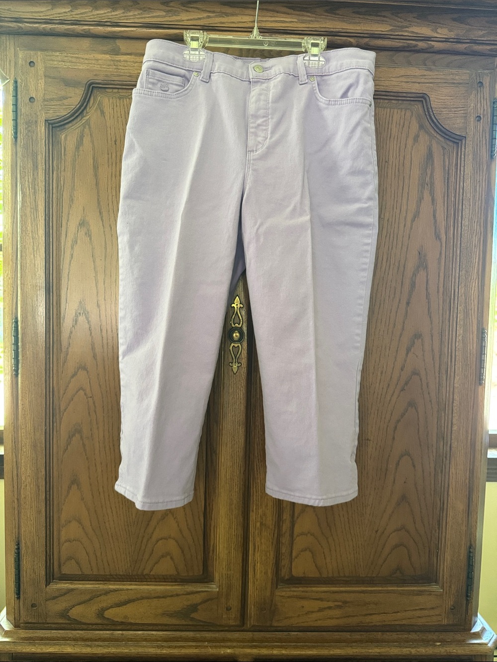 Gloria Vanderbilt Lavender Capris - Like New!